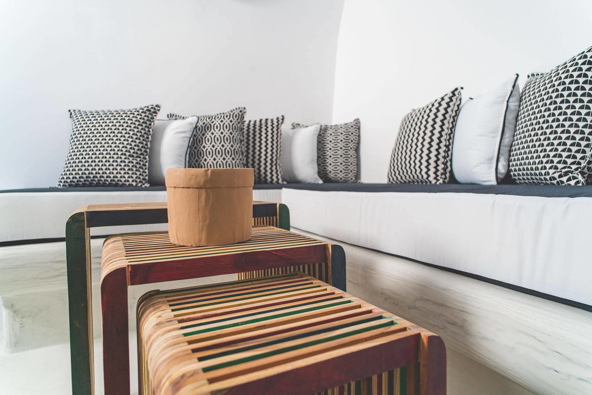 Modernity Suites Fira  Eksteriør billede